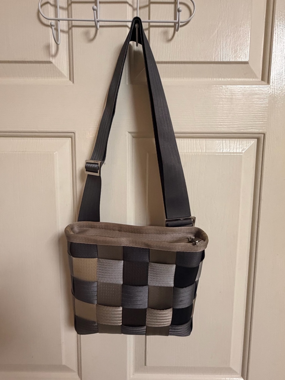 VTG Y2K 90s Harvey’s Original Seatbelt Crossbody Bag